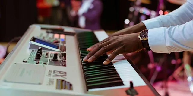 FREE Piano Lessons with Piano Vibes