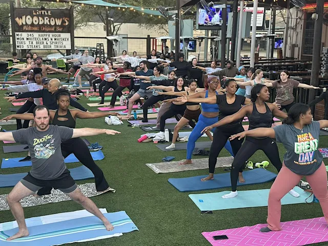 Yoga | Little Woodrows Midtown @7pm